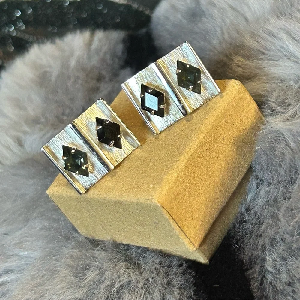 Vintage gentlemen’s smoky gray glass stone tilt cuff links